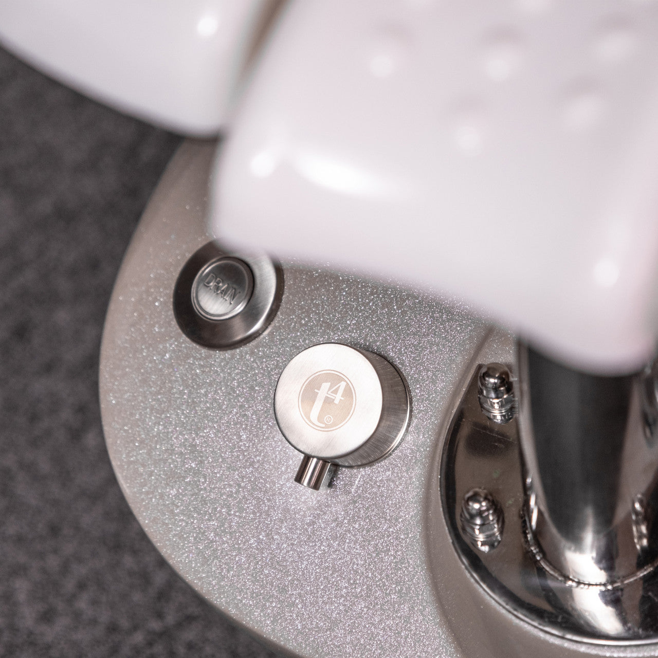 IGLOW PEDICURE SPA WITH FX CHAIR TOP