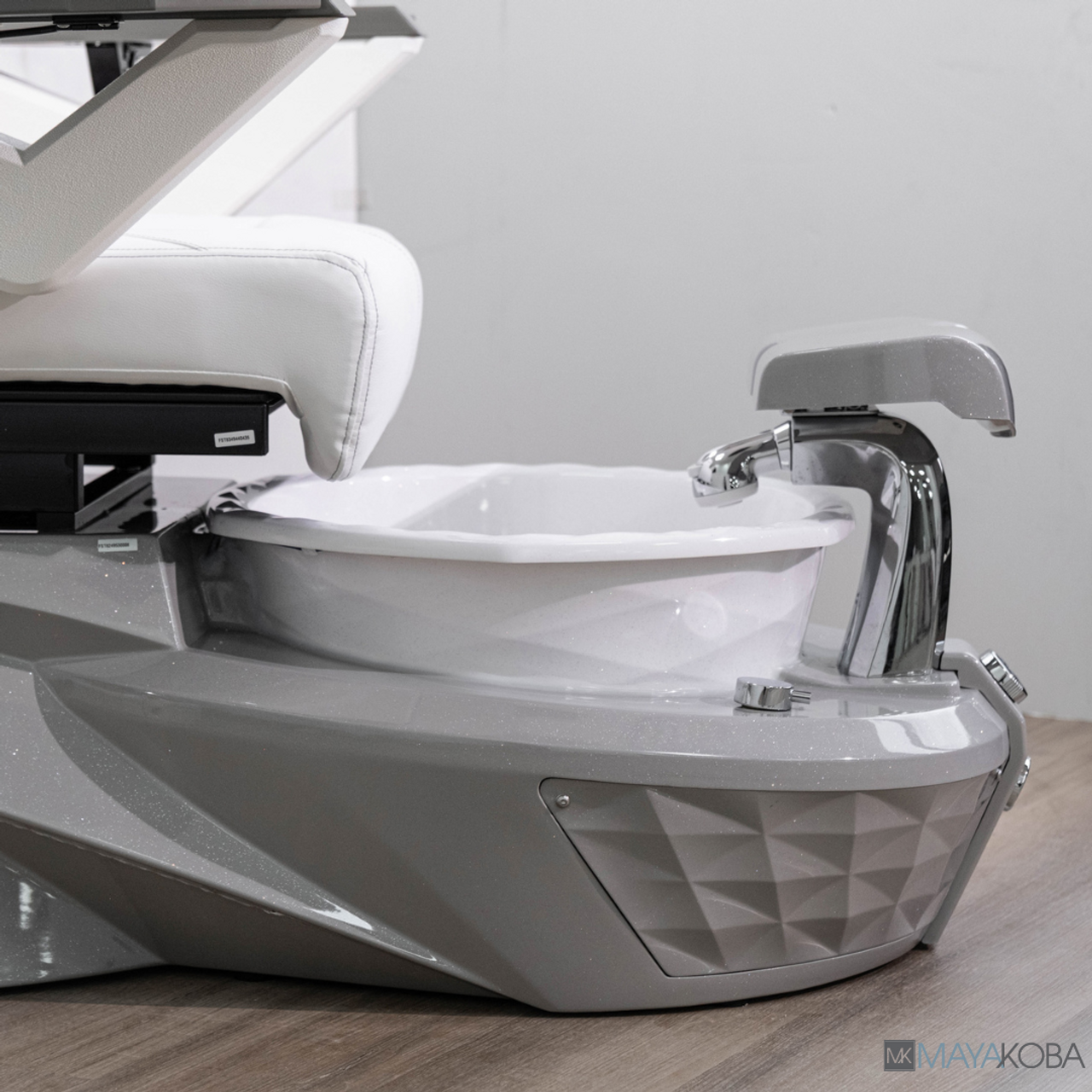 GEOM I PEDICURE SPA WITH FX CHAIR TOP