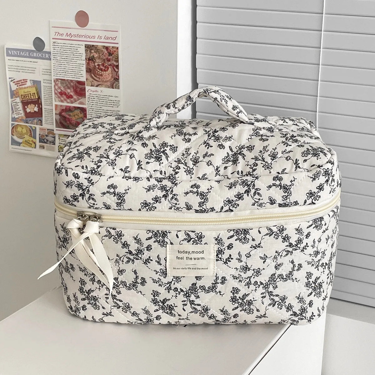 Makeup Pouch Large Capacity Gifts for Women Women's Cosmetic Bag For Travel Travel Cosmetic Pouch Makeup and Cosmetics Organizer