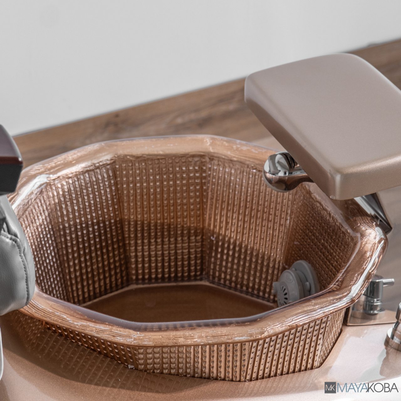 GEOM II PEDICURE SPA WITH EX-R CHAIR TOP