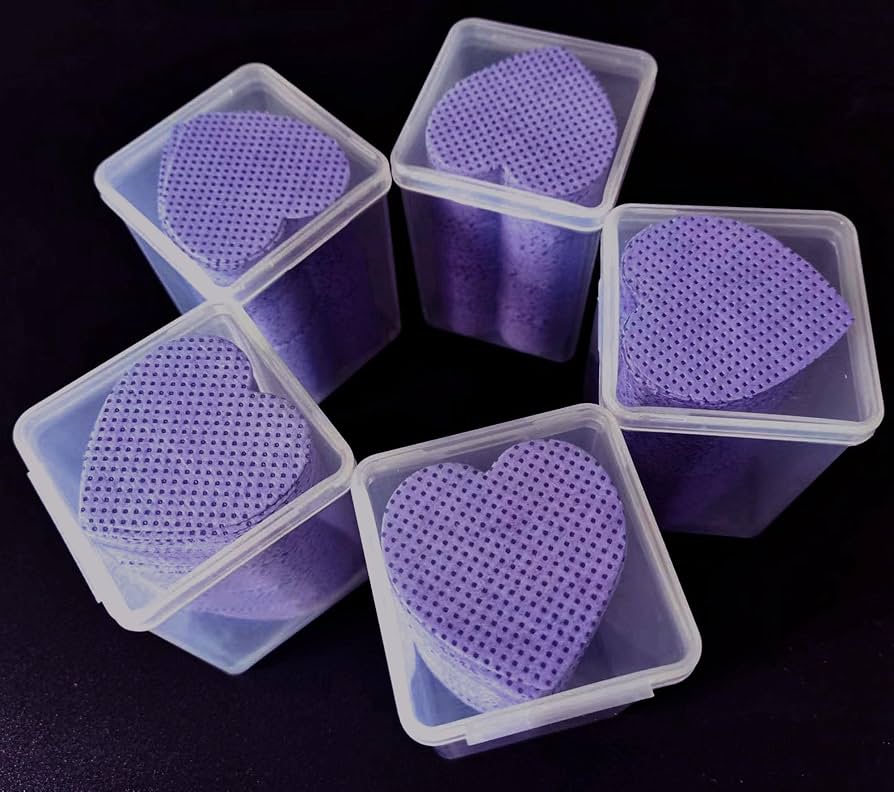 TheNailGoatCo 1000PC Heart-Shaped Lint-Free Nail Wipes for Nail Professionals