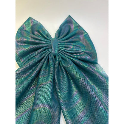 Iridescent Green Longtail Bow