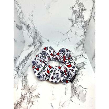 Mini Snowflake and Coffee Christmas Scrunch