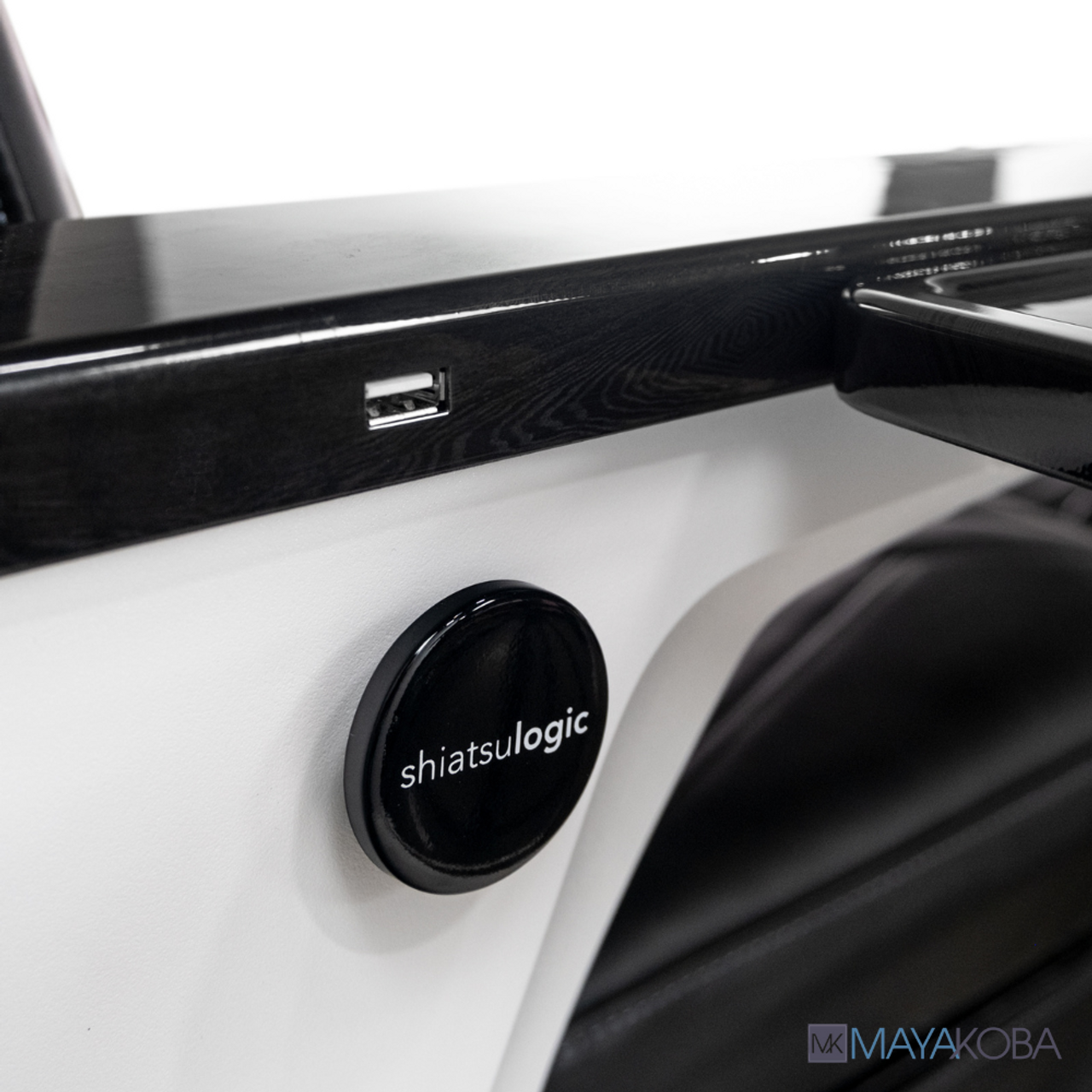 SHIATSULOGIC DX MASSAGE CHAIR WITH COVER SET