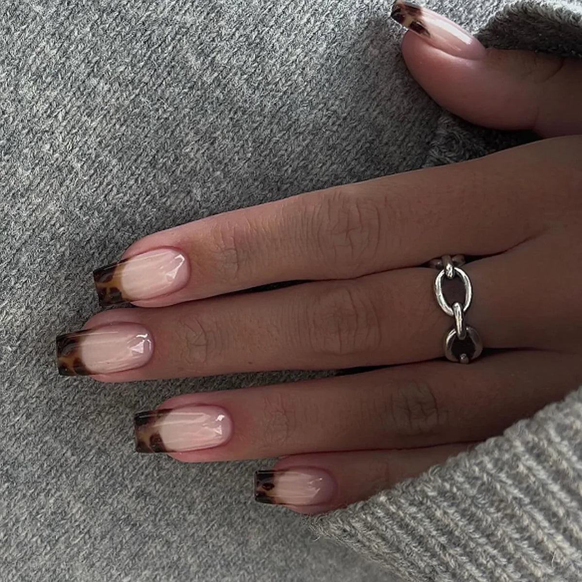 3D Bowknot Pearl Wearable Nail Art Fashion Leopard French Nude Almond Fake Nails Detachable Finished False Nails Press on Nails