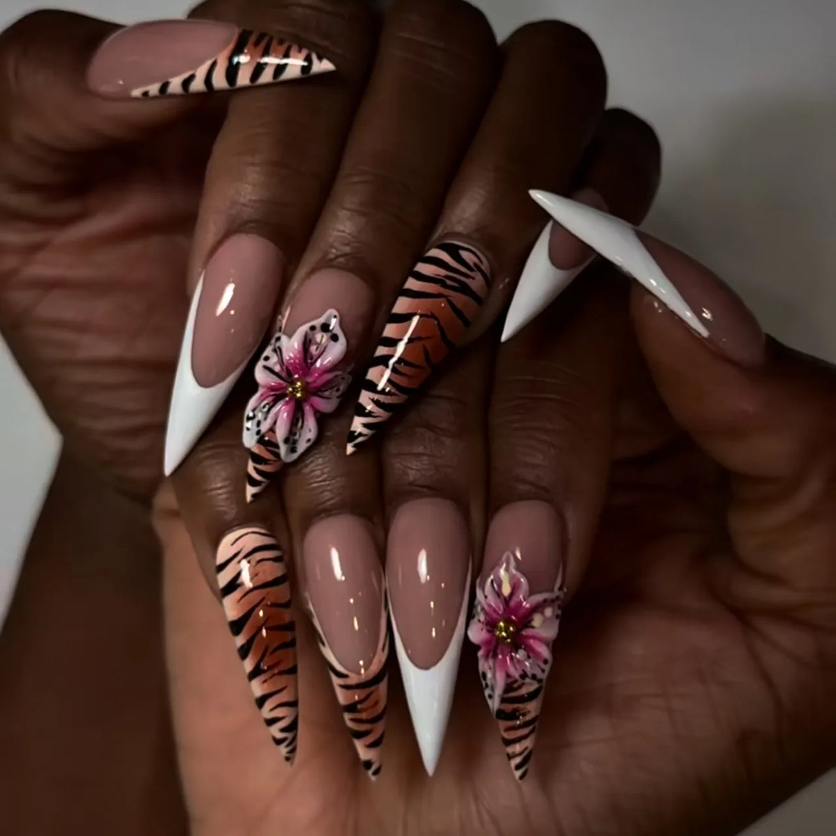 3D Bowknot Pearl Wearable Nail Art Fashion Leopard French Nude Almond Fake Nails Detachable Finished False Nails Press on Nails