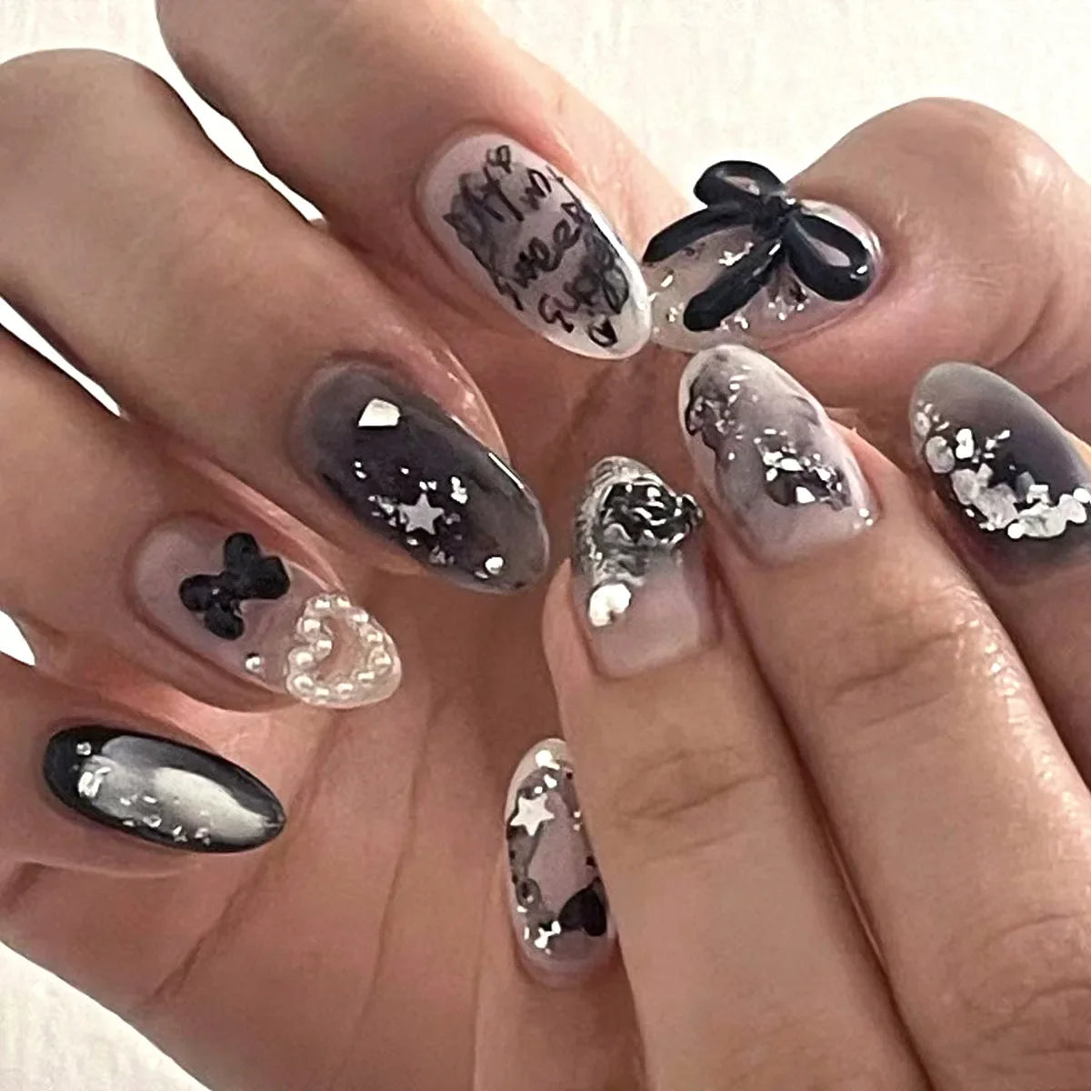 24pcs Gradient Black False Nails Yellow Star Moon Swan Pattern Press On Nails Sweet Cool Bowknots Flower Fake Nail Y2k Manicure