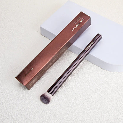 Seamless Finish Concealer Brush Angled Concealer Brush Face Buildable Coverage Liquid Cream Concealer Makeup Tool