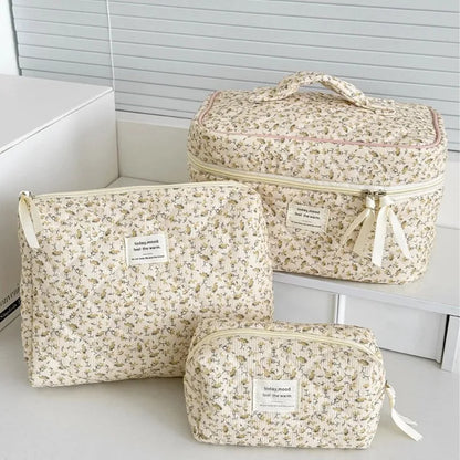 Retro Women's Floral Print Cosmetic Bag Handbag Travel Organizer Cosmetic Storage Bag Large Capacity Quilted Bag Three-piece Set
