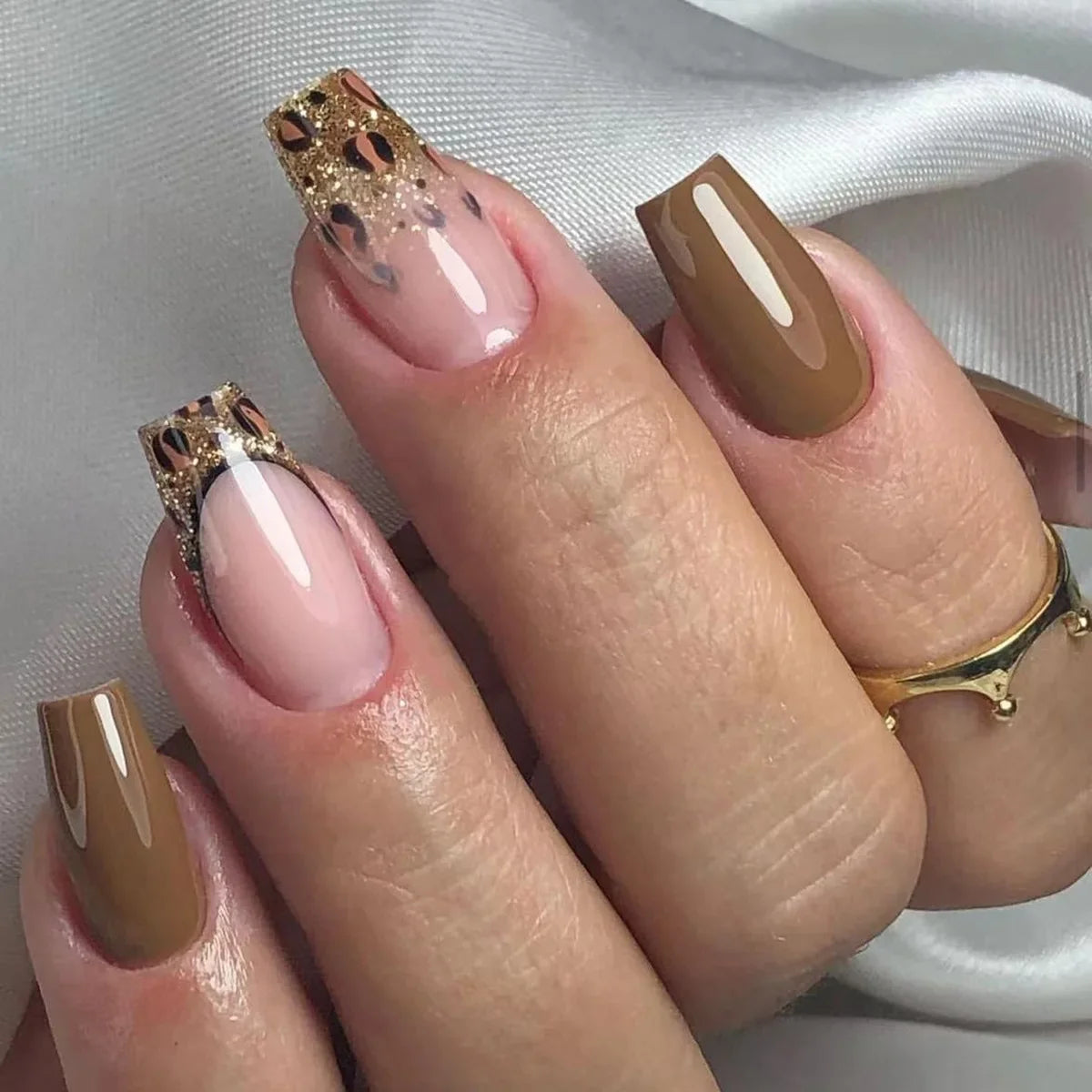 Black Leopard Print Light Yellow French Red Flowers Fake Nails Fashion Detachable Finished False Nails Press on Nails with Glue