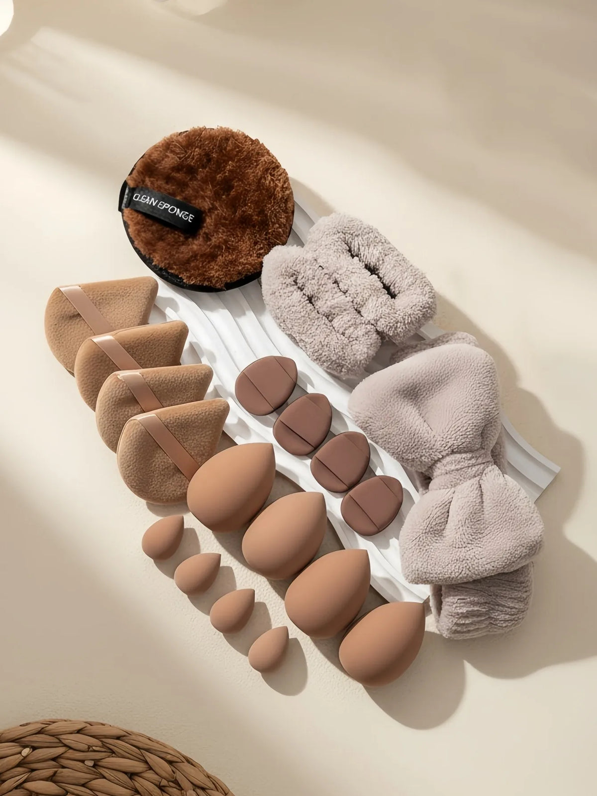 20Pcs Makeup Sponge Set Multi-Color Beauty Blenders Kit with Headband, Powder Puffs Sponge Cleaner Wristbands Contouring Makeup