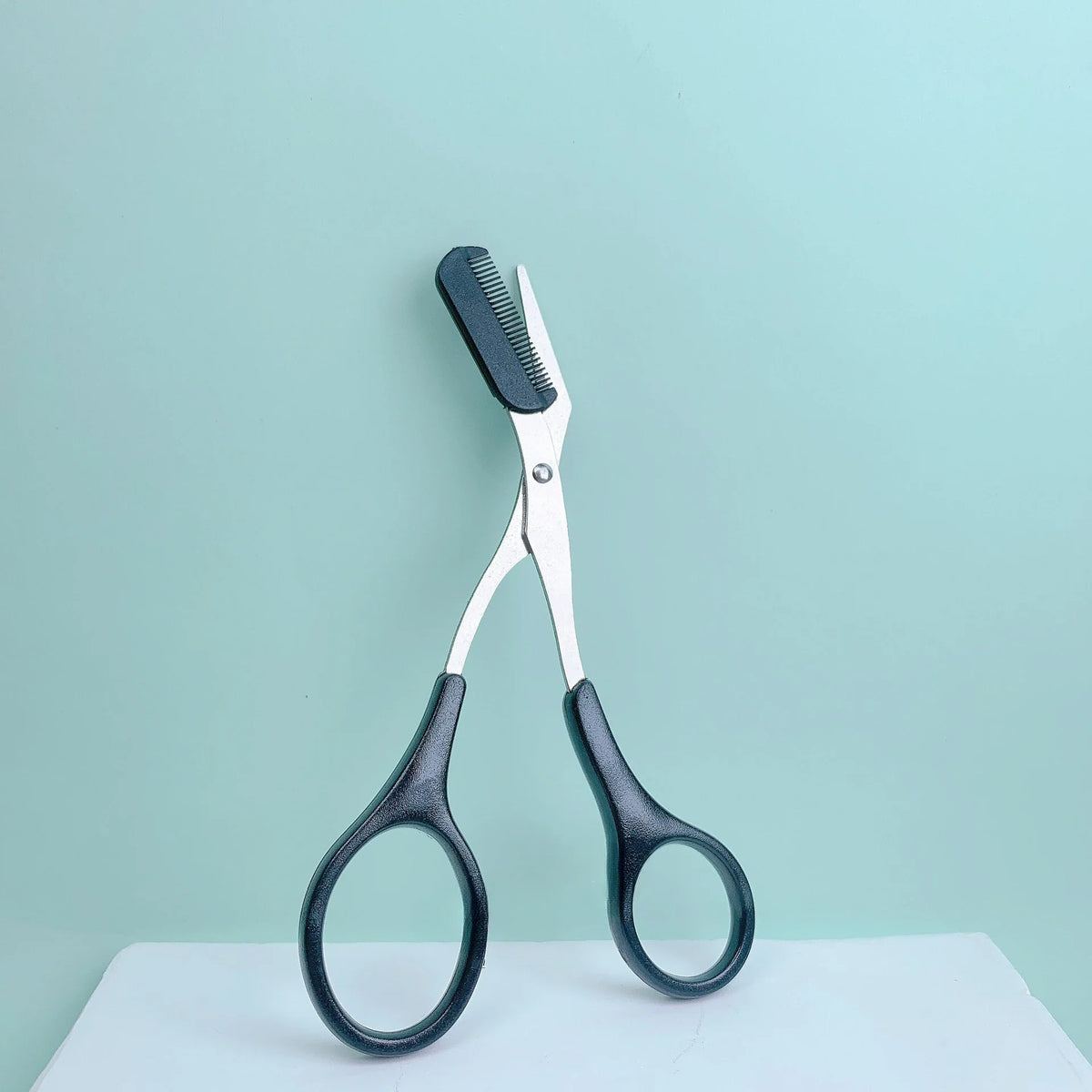 Eyebrow Razor Scissor  Stainless Steel Safe Anti-scratch Trimmer for Beginners Crescent Sharp Beauty Tool Multi-color