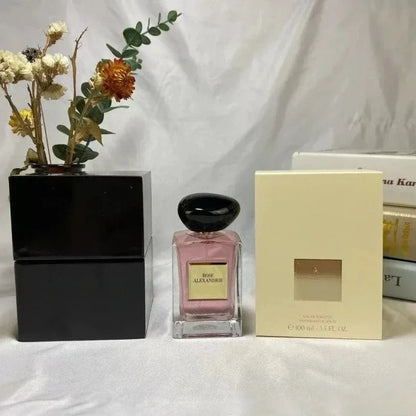 Royal Perfumes Timeless Aroma Sandalwood Pepper Moderate Fragrance Perfume For Women Designer Everyday Essential Women Perfume