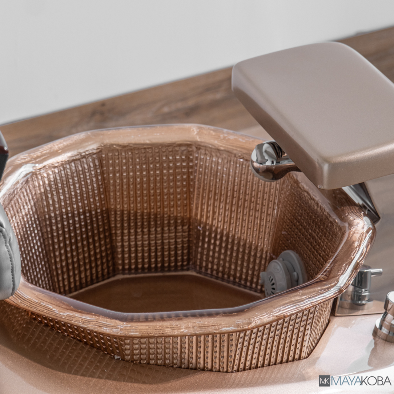 GEOM II PPEDICURE SPA WITH FX CHAIR TOP