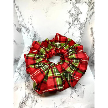 Red and Green Plaid Christmas Scrunch